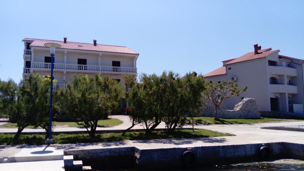 Apartments Branko Нін Екстер'єр фото